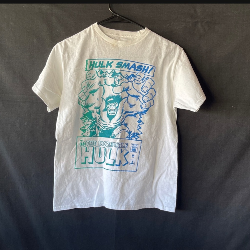 Boy Hulk t shirt new